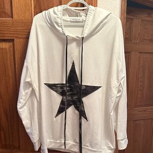 MISSLOOK White Hoodie with Camouflage Star